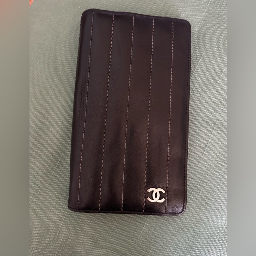 Chanel lambskin long wallet in black